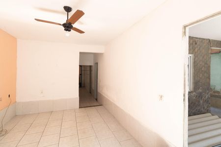 Sala de casa para alugar com 2 quartos, 120m² em Paciência, Rio de Janeiro