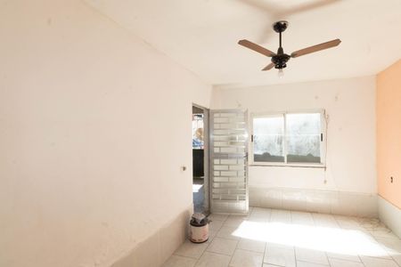 Sala de casa para alugar com 2 quartos, 120m² em Paciência, Rio de Janeiro