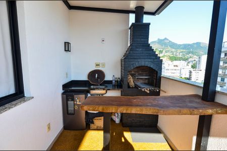 Apartamento para alugar com 147m², 3 quartos e 2 vagasTerraço