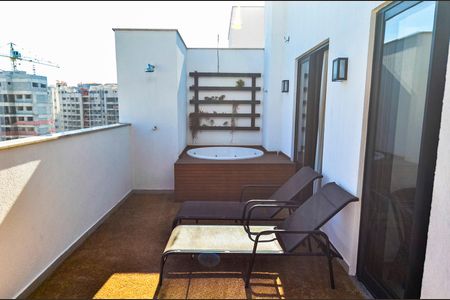 Apartamento para alugar com 147m², 3 quartos e 2 vagasTerraço