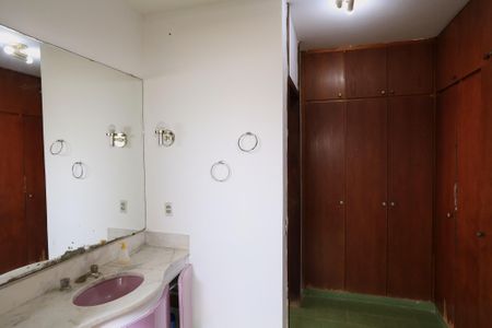 Apartamento para alugar com 360m², 4 quartos e 4 vagasBanheiro da Suíte