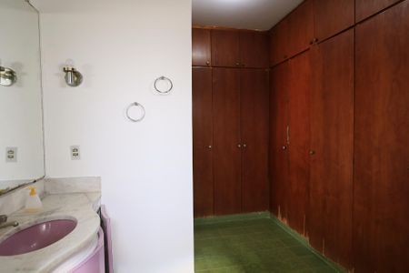 Apartamento para alugar com 360m², 4 quartos e 4 vagasBanheiro da Suíte