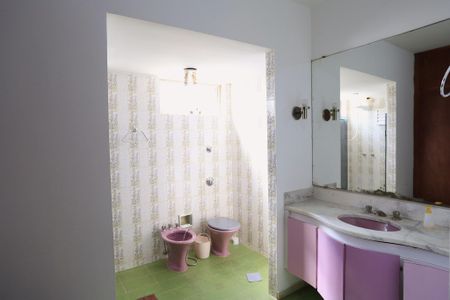 Apartamento para alugar com 360m², 4 quartos e 4 vagasBanheiro da Suíte