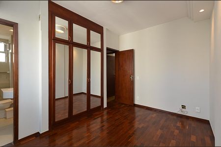 Apartamento para alugar com 75m², 2 quartos e 1 vagaSuíte