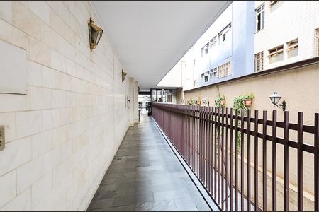 Apartamento para alugar com 75m², 2 quartos e 1 vagaEntrada