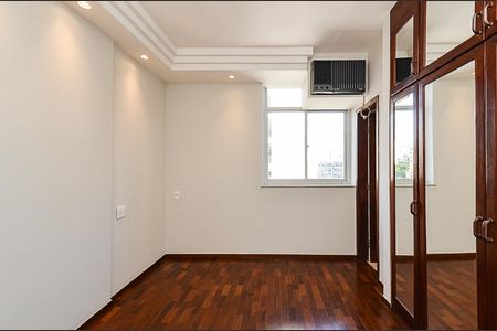 Apartamento para alugar com 75m², 2 quartos e 1 vagaSuíte