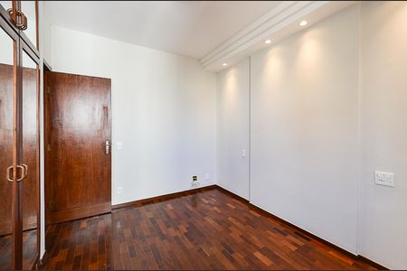 Apartamento para alugar com 75m², 2 quartos e 1 vagaSuíte