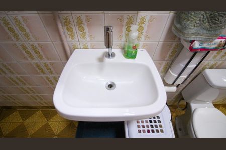 Casa à venda com 173m², 4 quartos e 2 vagasBanheiro 