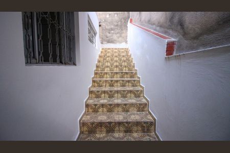 Casa à venda com 173m², 4 quartos e 2 vagasEscada