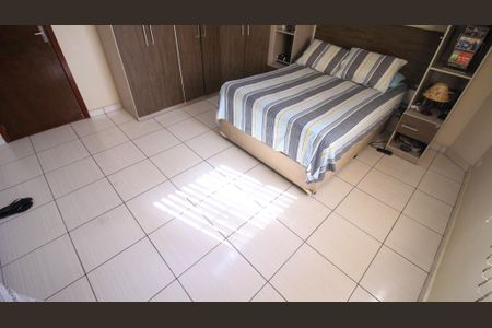 Casa à venda com 173m², 4 quartos e 2 vagasQuarto 2