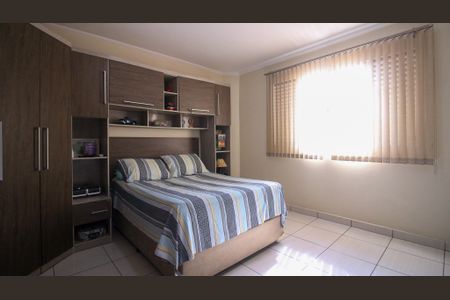 Casa à venda com 173m², 4 quartos e 2 vagasQuarto 2