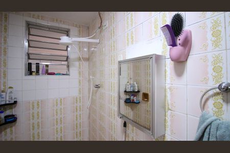 Casa à venda com 173m², 4 quartos e 2 vagasBanheiro 