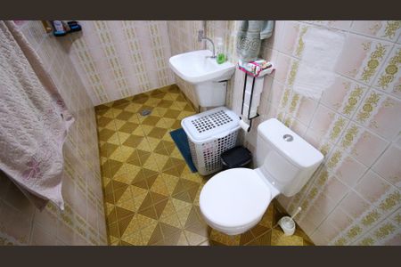 Casa à venda com 173m², 4 quartos e 2 vagasBanheiro 