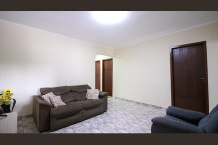 Casa à venda com 173m², 4 quartos e 2 vagasSala