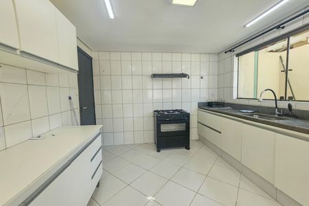 Apartamento para alugar com 330m², 5 quartos e 4 vagas