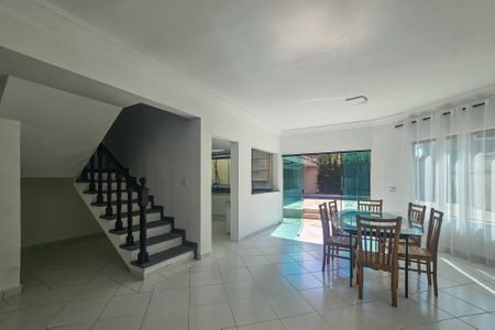 Apartamento para alugar com 330m², 5 quartos e 4 vagas