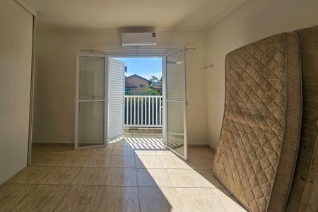 Apartamento para alugar com 5 quartos, 330m² em Balneario Praia do Pernambuco, Guarujá