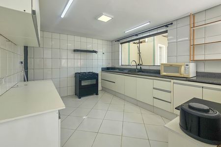 Apartamento para alugar com 330m², 5 quartos e 4 vagas