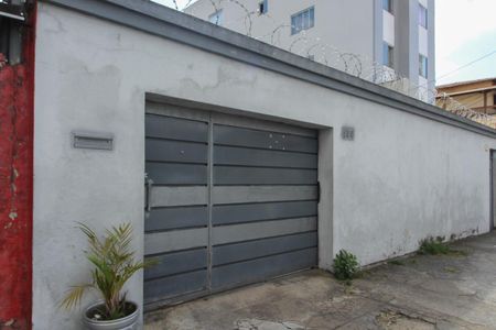 Casa para alugar com 230m², 3 quartos e 3 vagasFachada