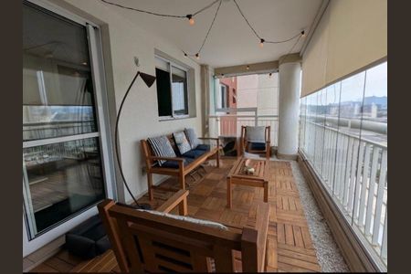 Apartamento à venda com 76m², 2 quartos e 2 vagasVaranda