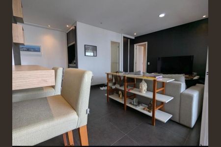 Apartamento à venda com 76m², 2 quartos e 2 vagasSala