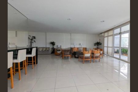 Apartamento à venda com 76m², 2 quartos e 2 vagasSalão de festas