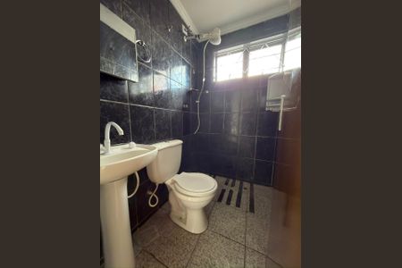 Apartamento para alugar com 60m², 2 quartos e sem vagaBanheiro