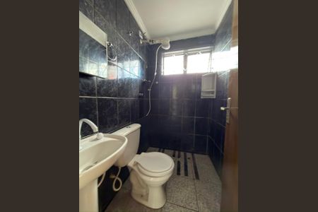 Apartamento para alugar com 60m², 2 quartos e sem vagaBanheiro