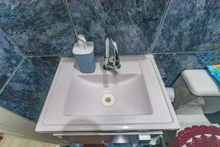 Casa à venda com 120m², 3 quartos e 2 vagasBanheiro 1