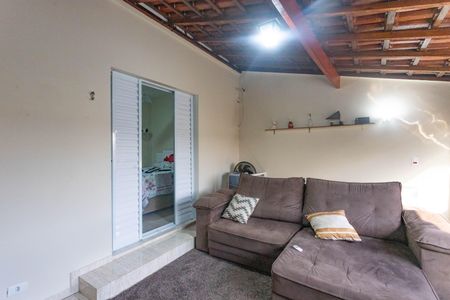 Sala  de casa à venda com 3 quartos, 120m² em Taboão, Diadema