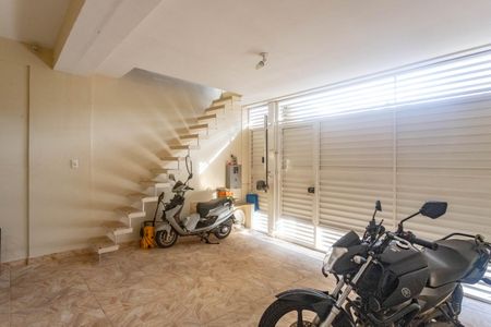 Casa à venda com 120m², 3 quartos e 2 vagasGaragem 