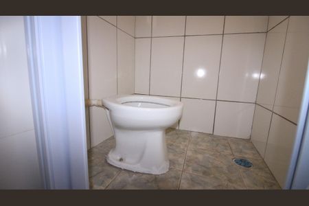 Banheiro de kitnet/studio para alugar com 1 quarto, 20m² em Vila Olinda, São Paulo