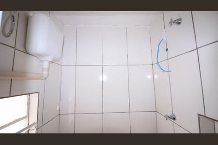 Banheiro de kitnet/studio para alugar com 1 quarto, 20m² em Vila Olinda, São Paulo