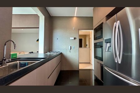 Apartamento à venda com 95m², 4 quartos e 2 vagasCozinha 