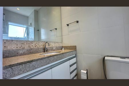 Apartamento à venda com 95m², 4 quartos e 2 vagasBanheiro 