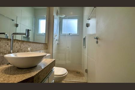 Apartamento à venda com 95m², 4 quartos e 2 vagasBanheiro 