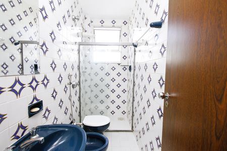 Banheiro Social de apartamento para alugar com 3 quartos, 110m² em Santa Lúcia, Belo Horizonte