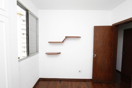 Apartamento para alugar com 110m², 3 quartos e 1 vagaQuarto 2