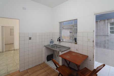 Casa para alugar com 110m², 2 quartos e 1 vaga Casa para alugar com 110m², 2 quartos e 1 vagaCozinha casa 1