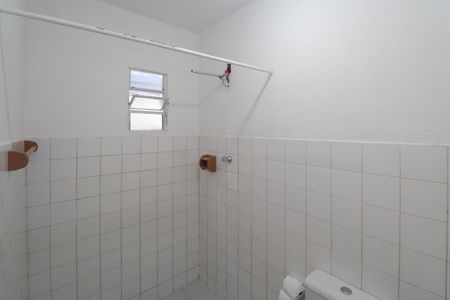 Banheiro de casa para alugar com 2 quartos, 110m² em Vila Gustavo, São Paulo
