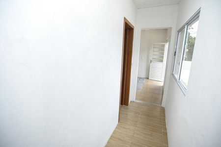 Casa para alugar com 45m², 2 quartos e 3 vagasCorredor