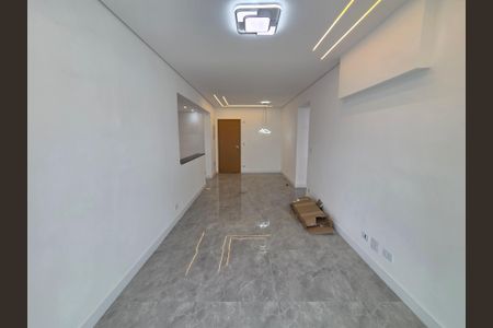 Apartamento para alugar com 85m², 2 quartos e 1 vagaSala