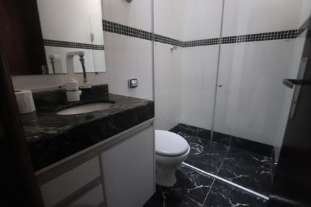 Casa para alugar com 60m², 2 quartos e 2 vagasBanheiro