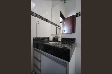 Casa para alugar com 60m², 2 quartos e 2 vagasBanheiro
