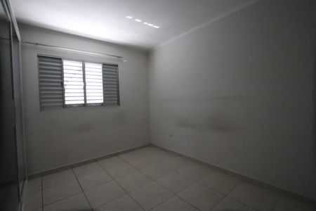 Casa para alugar com 60m², 2 quartos e 2 vagasQuarto 1