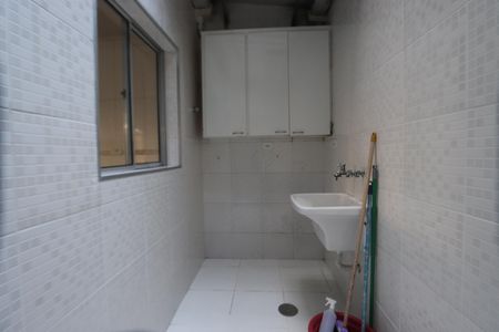 Casa para alugar com 60m², 2 quartos e 2 vagasLavanderia