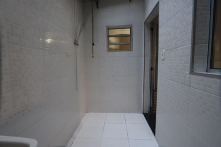 Casa para alugar com 60m², 2 quartos e 2 vagasLavanderia