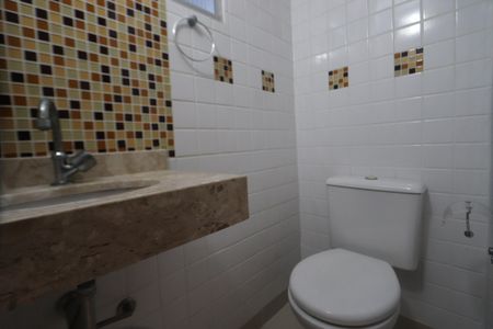 Casa para alugar com 60m², 2 quartos e 2 vagasLavabo
