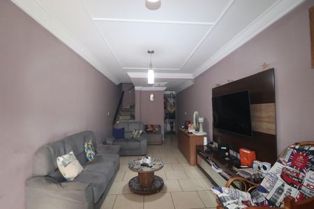 Casa à venda com 116m², 2 quartos e 2 vagasSala
