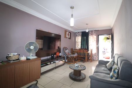 Sala de casa para alugar com 2 quartos, 116m² em Cidade São Jorge, Santo André